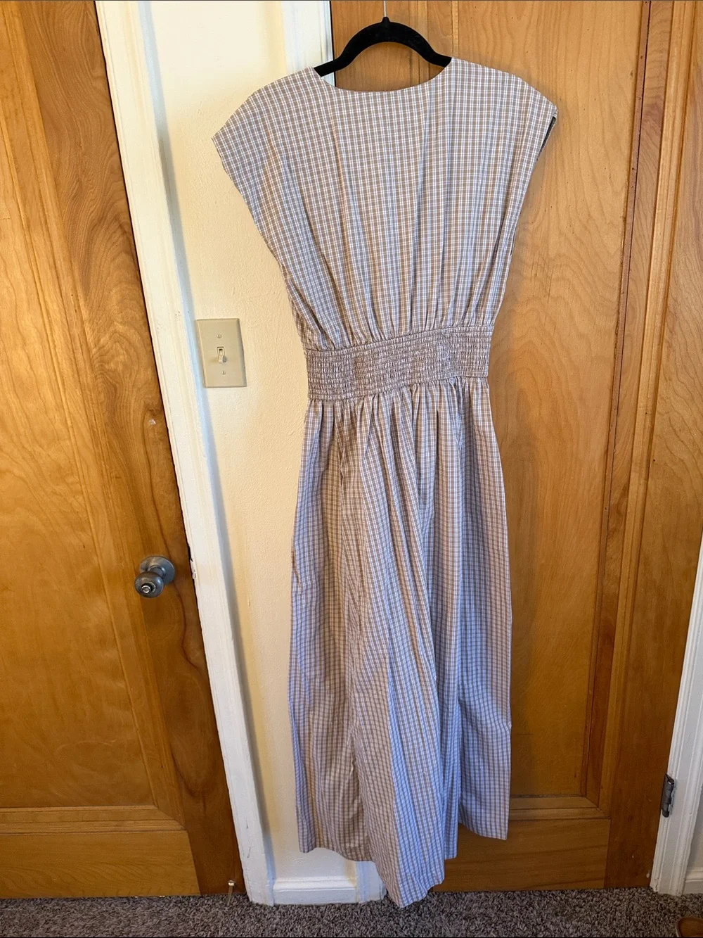 Abercrombie & Fitch Beige and White Gingham Knot-Front Maxi Dress (with pockets)